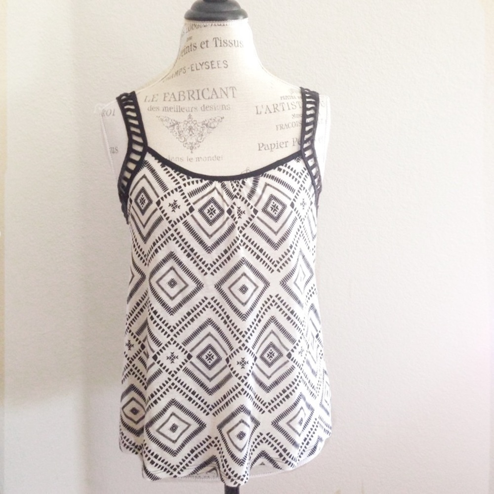 NWOT "Connect The Dots" laddered tank top